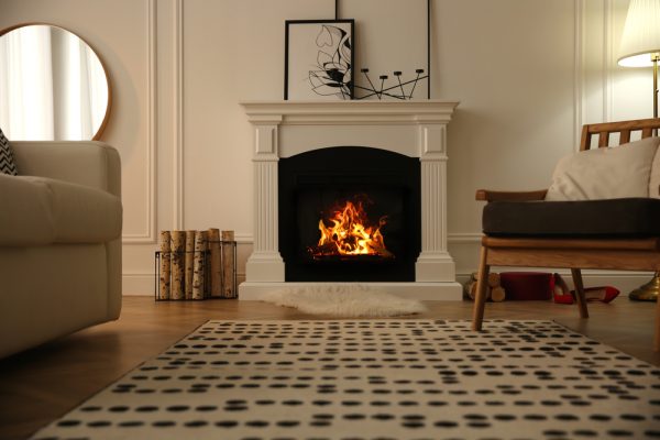 Modern,Fireplace,With,Burning,Wood,In,Room.,Interior,Design